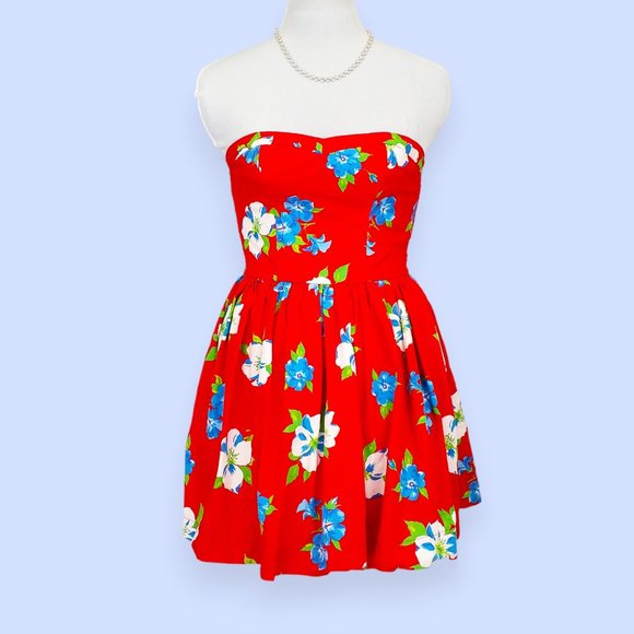 Hollister Dresses & Skirts - Strapless Red Floral Hollister Dress S